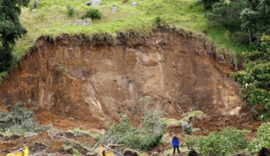 Bangkok Post - Six feared dead in New Zealand landslide