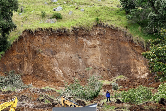 Bangkok Post - Six feared dead in New Zealand landslide