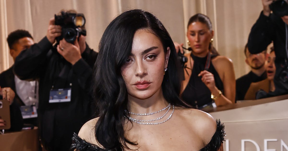 Charli XCX's Hairstylist Breaks Down Her Glam Golden Globes Blowout