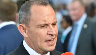 Waller lauds worthy Well Written