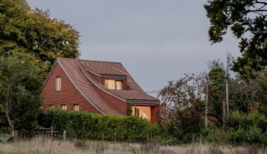 Curved roof of Clay Rise by Templeton Ford