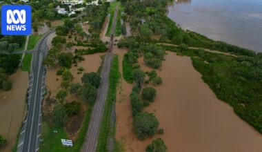 Rockhampton escapes moderate flood level with revised river height predictions