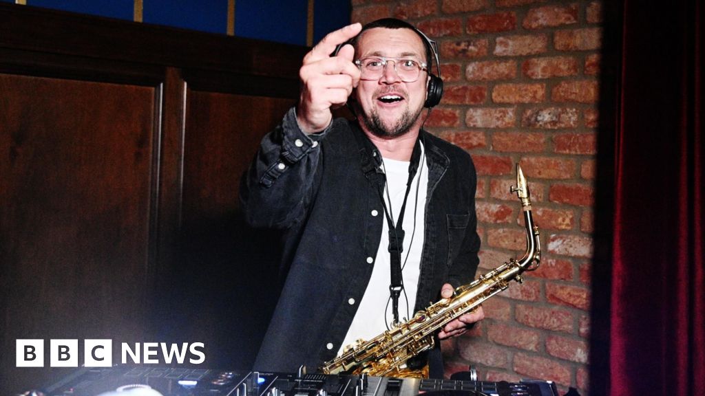 Musician Paul Hardcastle's son dies in police pursuit in Essex