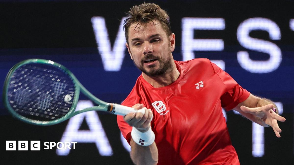 Stan Wawrinka plays a shot