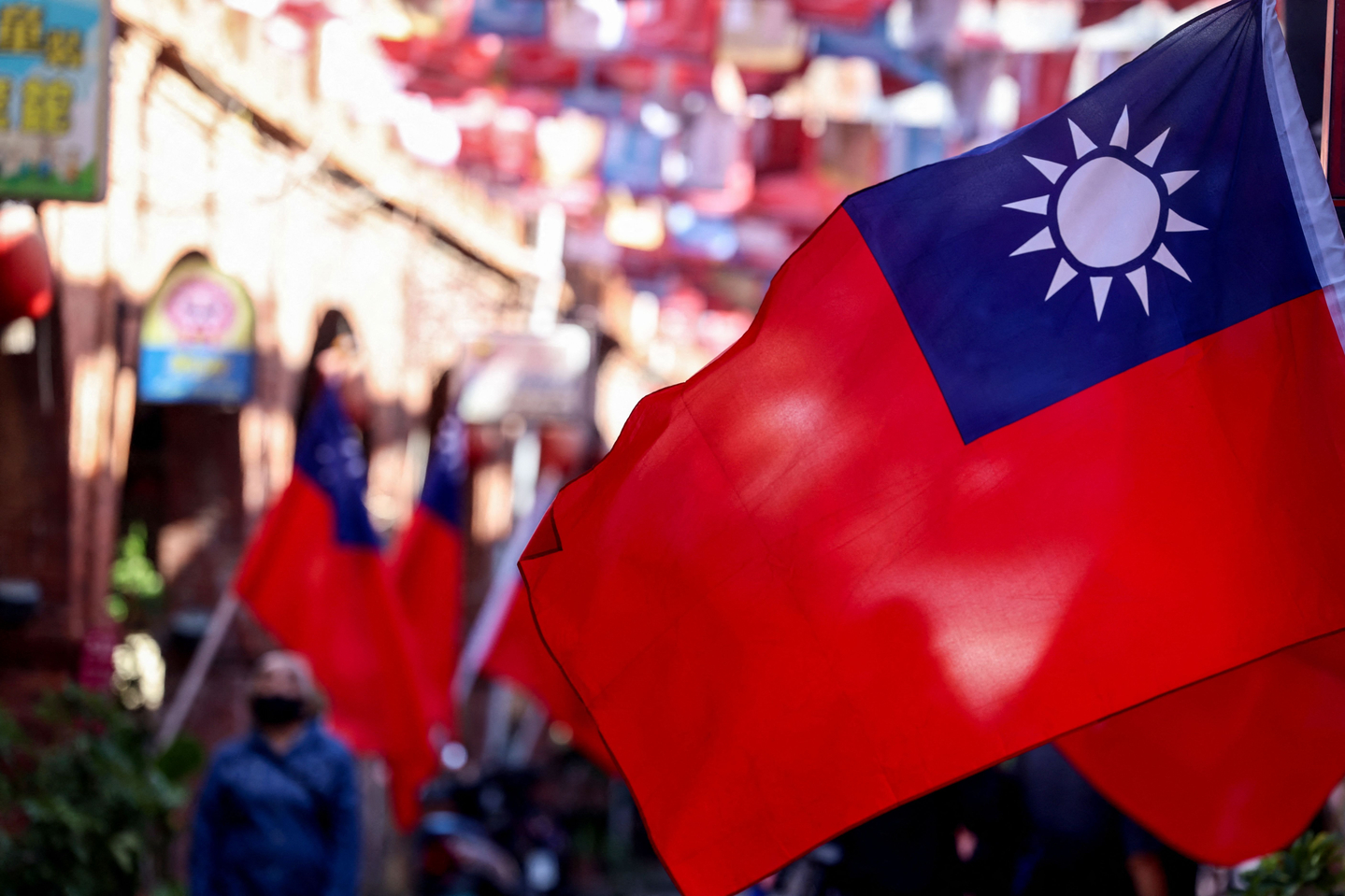 Taiwanese flags are pictured on the street in Kinmen, Taiwan on Oct. 29, 2025. [AFP/YONHAP]