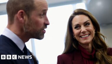 Catherine joins William in surprise visit to London hospital