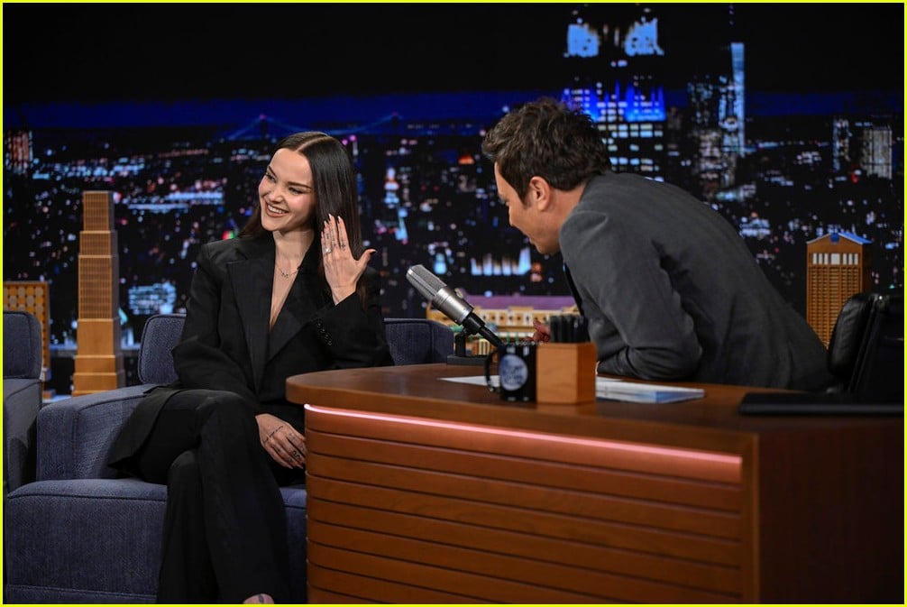 dove cameron reveals how fiance damiano proposed 035271827