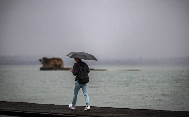 Heavy rain, thunderstorms and cool change loom for much of New Zealand
