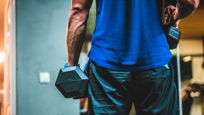 Read more to find out which exercise is bad for your shoulder joints. (Unsplash)