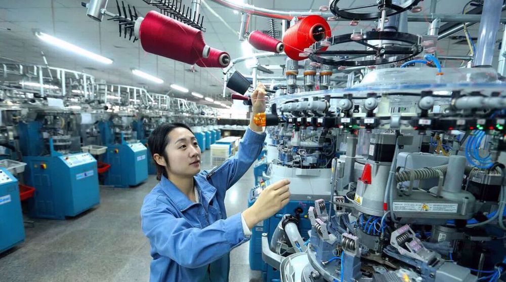 Chinas factory activity snaps record slump