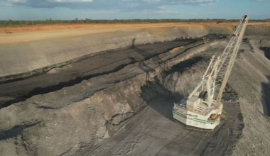 Body found in search for Queensland miner trapped underground