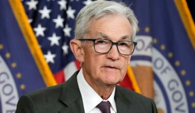 Federal Reserve keeps interest rates, Trump insists on lower