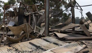 Support package for Victoria bushfire victims as blazes burn