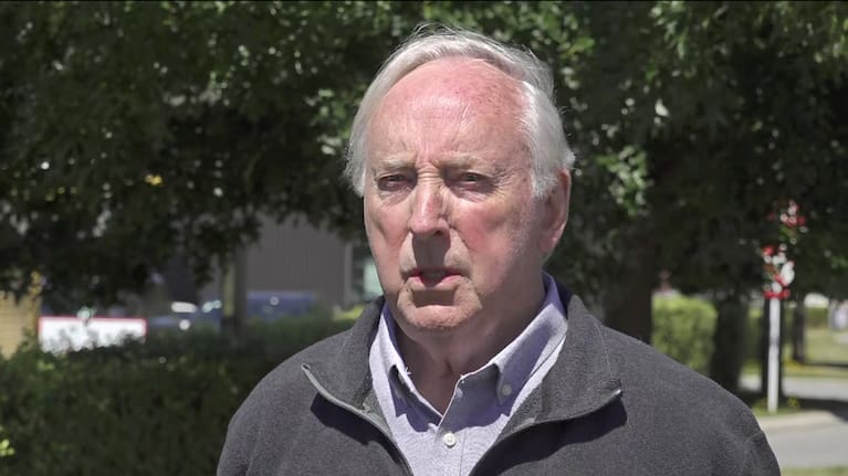 Gil Elliott, the father of Sophie Elliott.