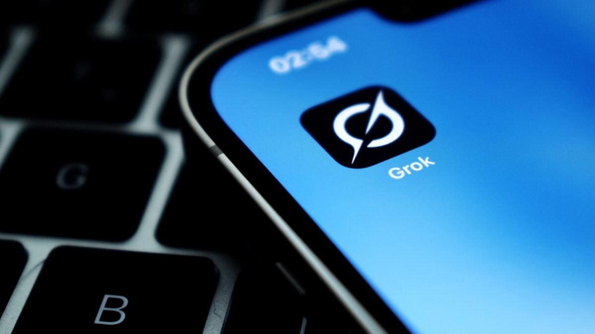 xAI Wants to Hire Award-Winning Writers to Train Elon Musk's Stupid AI Chatbot