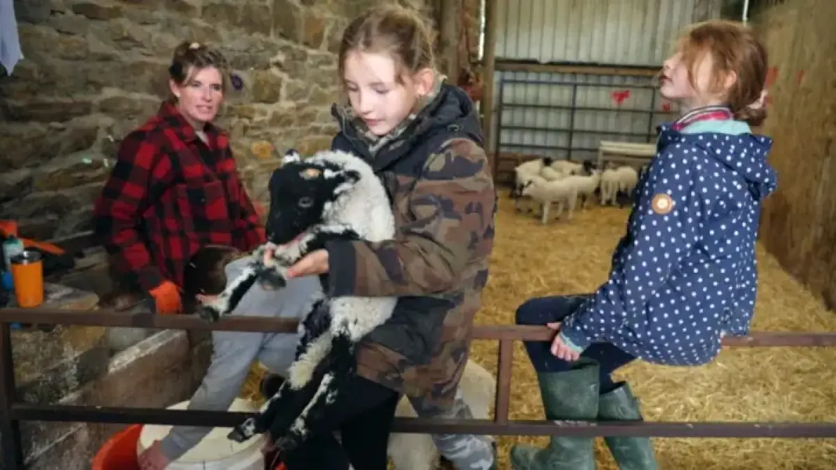 Inside Episode 1 of ‘Our Farm Next Door’: Amanda, Clive & Kids Unveiled