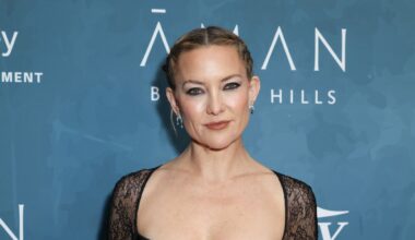 Kate Hudson's Optical Illusion Gown Is Basically All Sheer Black Lace