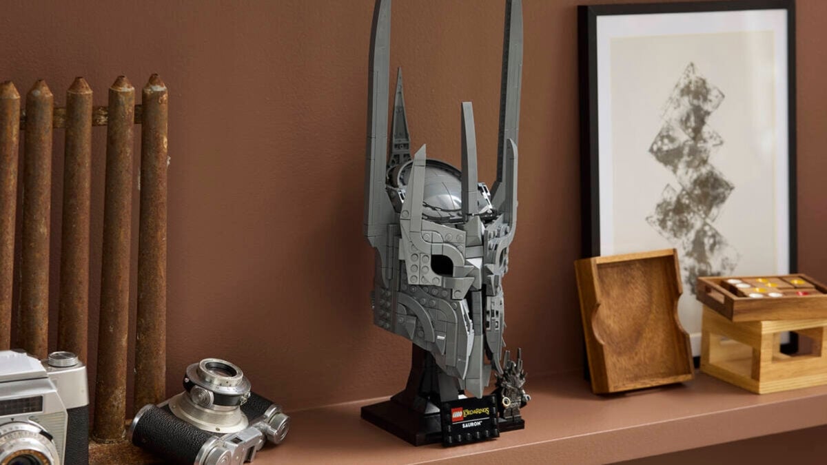 Lego's New 'Lord of the Rings' Set Celebrates the Dark Lord Himself