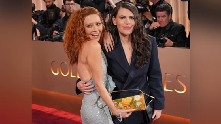 Natasha Lyonne, left, and Clea DuVall arrive at the 83rd Golden Globes. (Source: Jordan Strauss/Invision/AP)