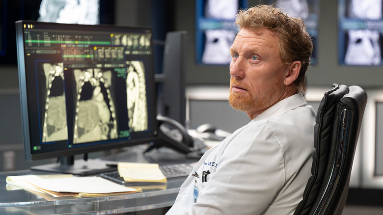 Owen on Grey's Anatomy Season 22 Episode 8