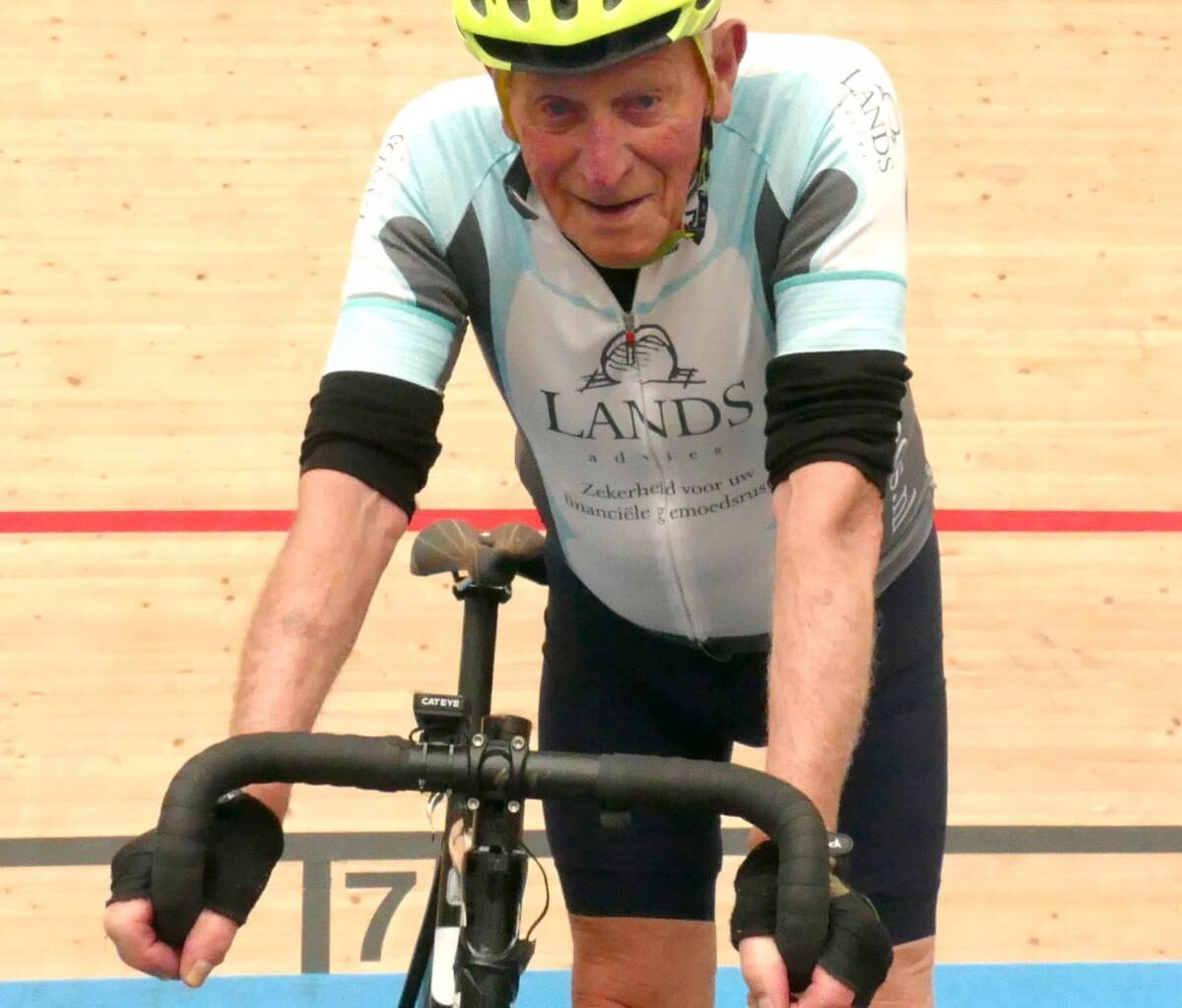 ‘Fortunate’ cyclist, 94, in world record bid