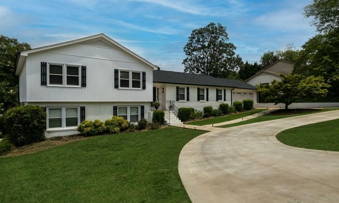 I work nonstop in my 40s to buy two houses as inheritance for my sons