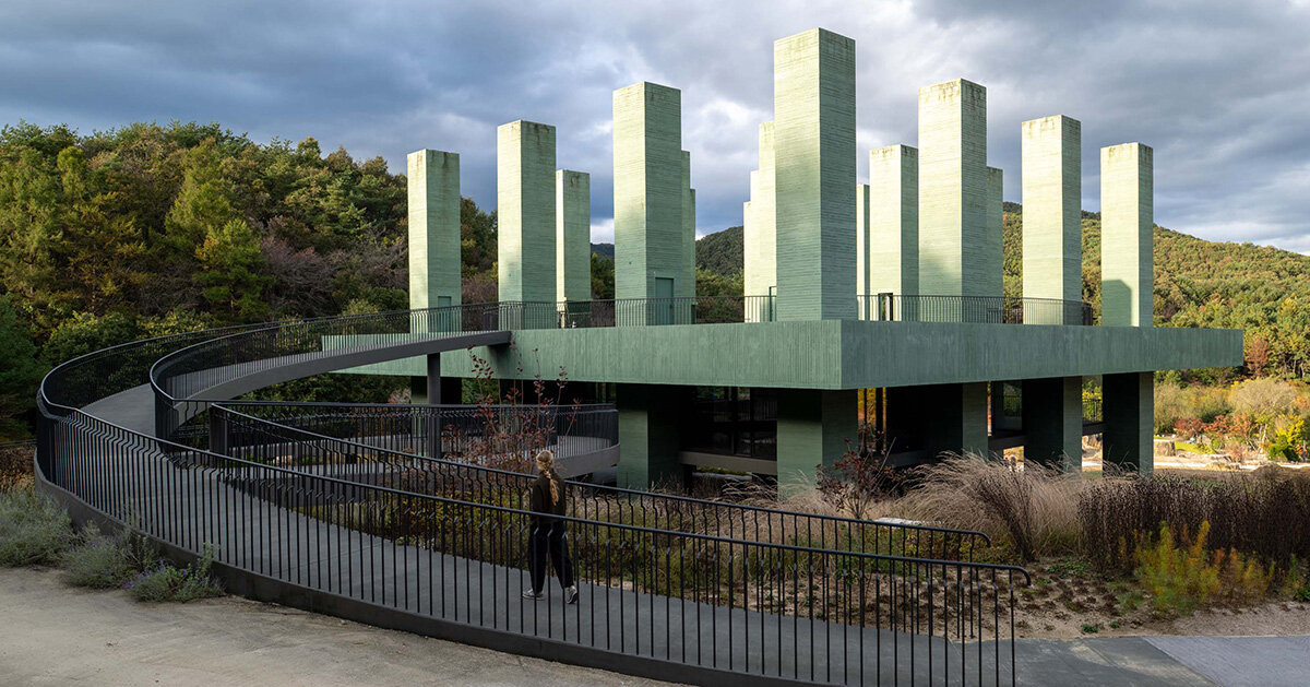 pezo von ellrichshausen raises field of columns for restaurant in south korea