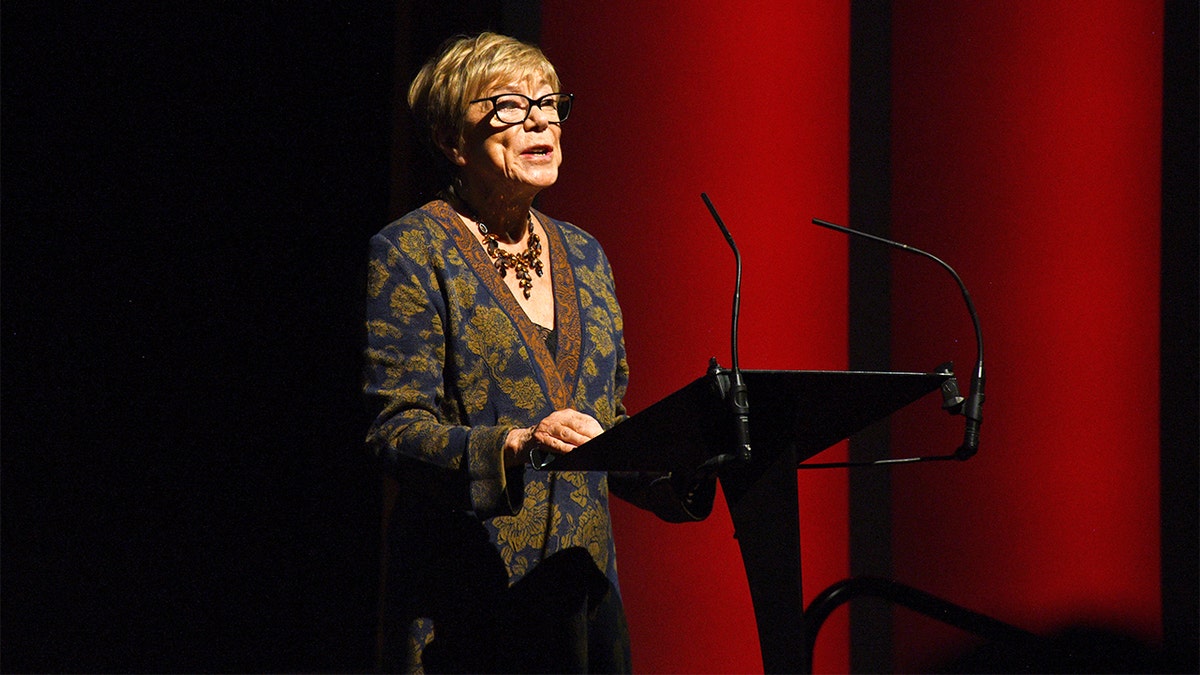 Rima Horton on stage