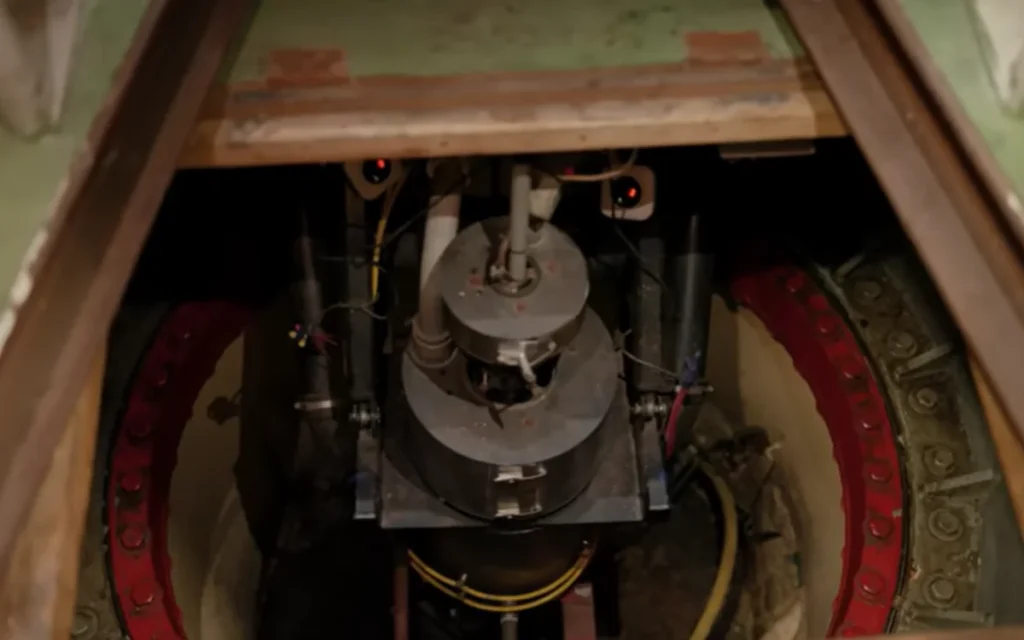 This unique Californian home looks like a flying saucer, can rotate 360 degrees, and is an absolutely incredible feat of engineering