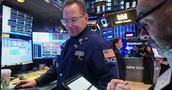 US stocks sink as Trump threatens Europe with tariffs over Greenland