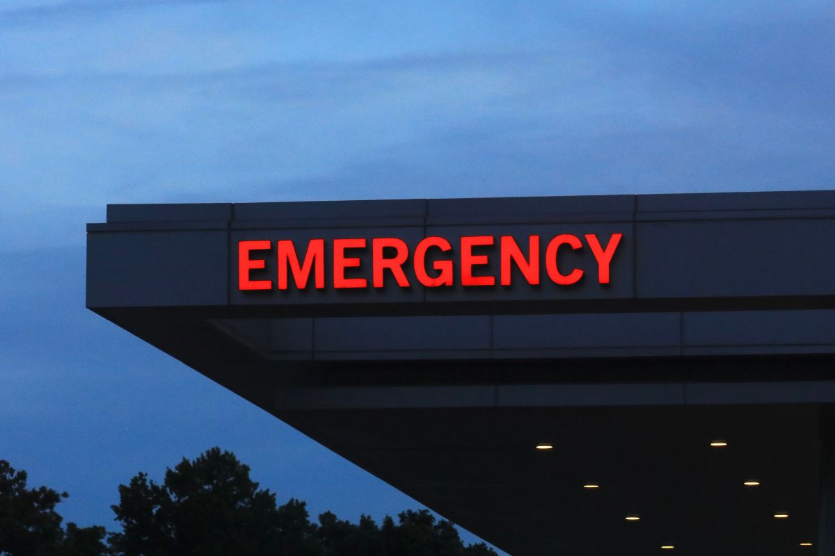 television-personality-hospitalized-after-golf-cart-crash