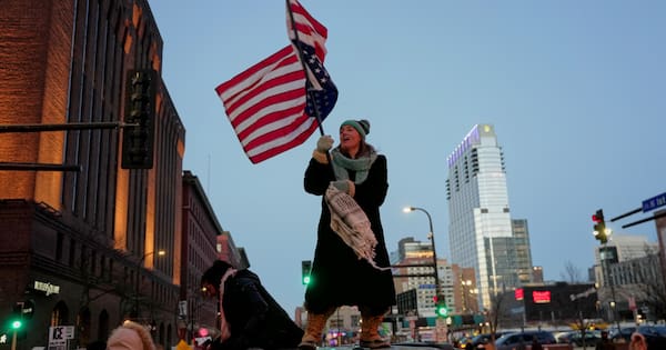 Minneapolis shooting scrambles gun rights politics for Trump