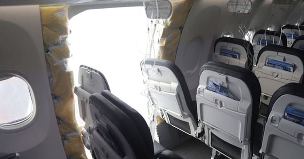 Pilot who landed plane after panel blew out sues Boeing