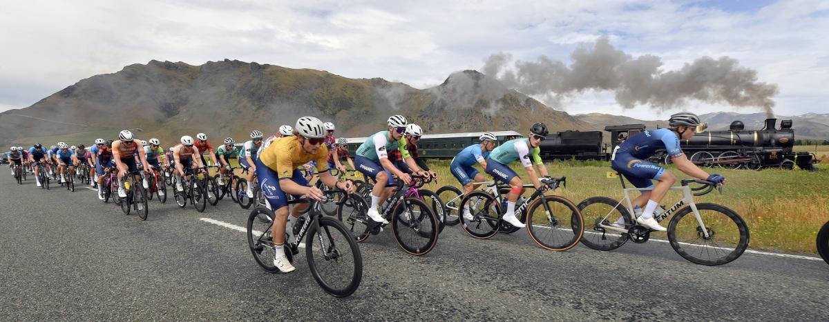 Going loco: Tour riders race Kingston Flyer