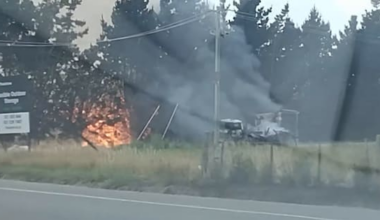SH1 reopens after truck fire sparks vegetation blaze near Ōamaru