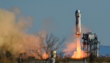 Blue Origin pauses space flights to focus on lunar lander : NPR