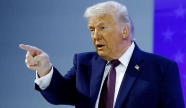 Trump blames Democrats for 'chaos' in Minneapolis