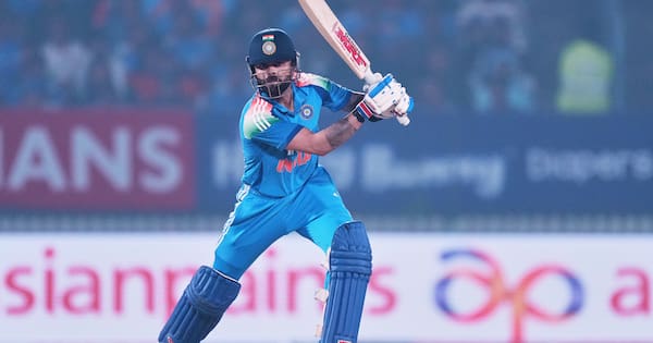 Kohli hits 93 to lead India to 4-wicket win over NZ in first ODI