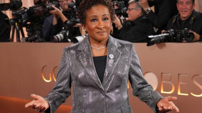 Wanda Sykes arrives at the 83rd Golden Globes. (Source: Jordan Strauss/Invision/AP)