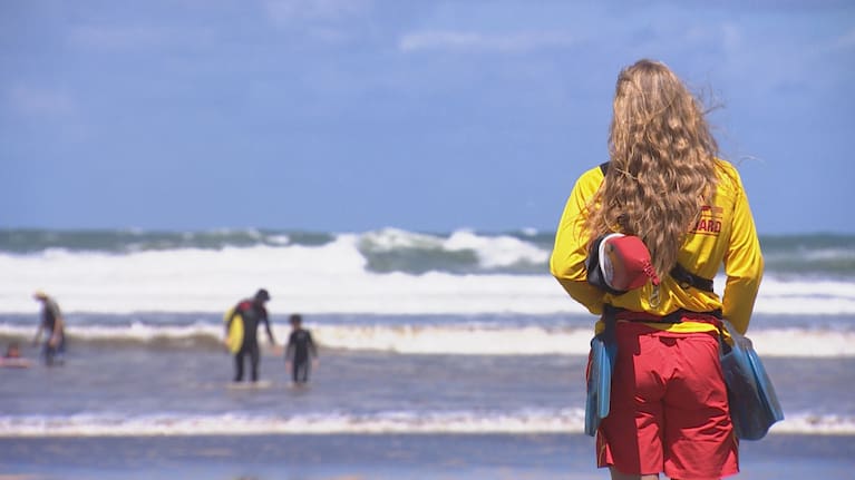 Surf Lifesaving's Chris Emmet said it was expecting a busy weekend across its 90 patrolled locations around the country, with hot weather bringing big numbers of people to the beach.