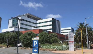 Woman not seen by doctor after 11 hours in emergency department