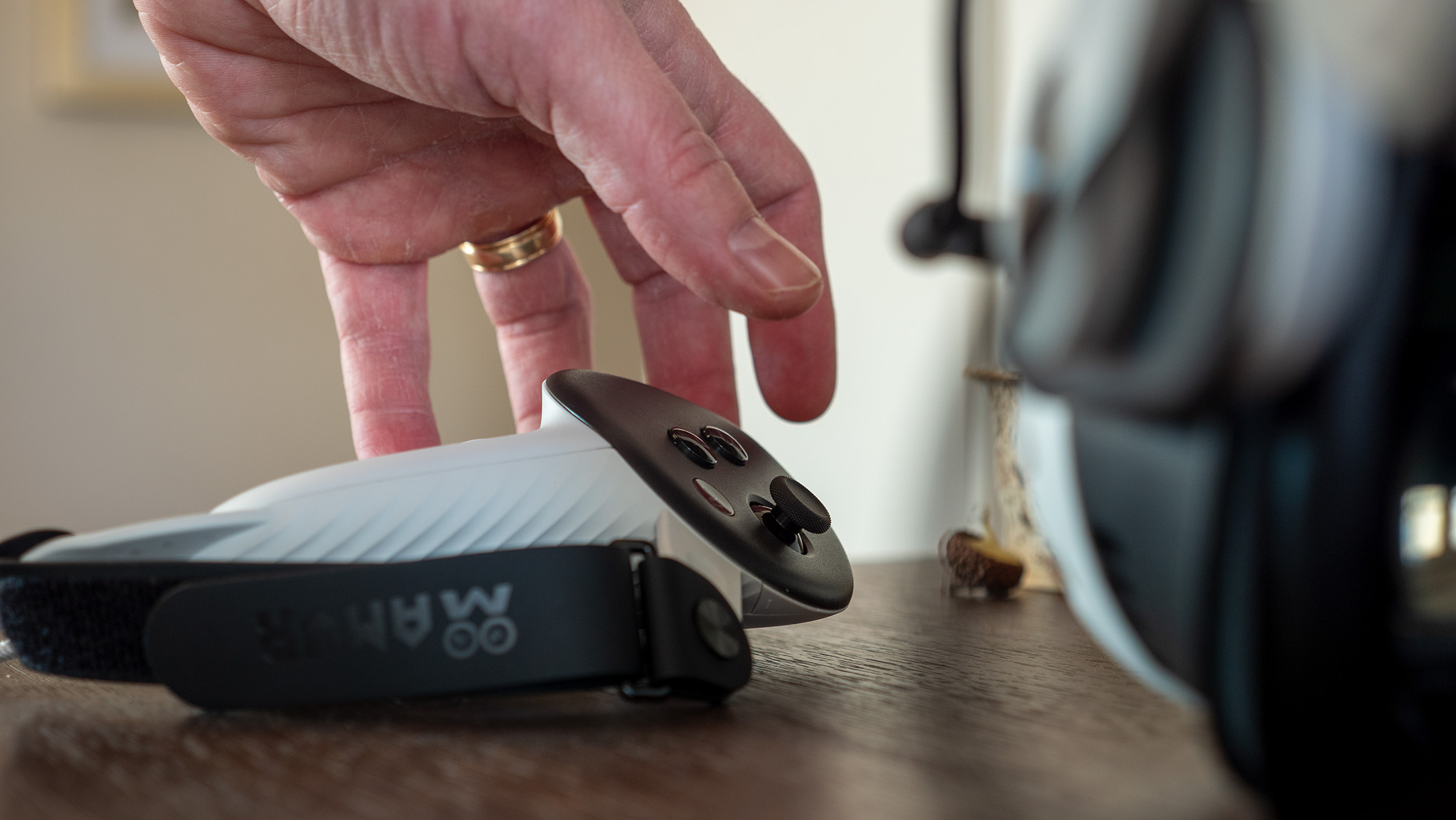 Grabbing a Meta Quest 3 controller that has AMVR grips attached