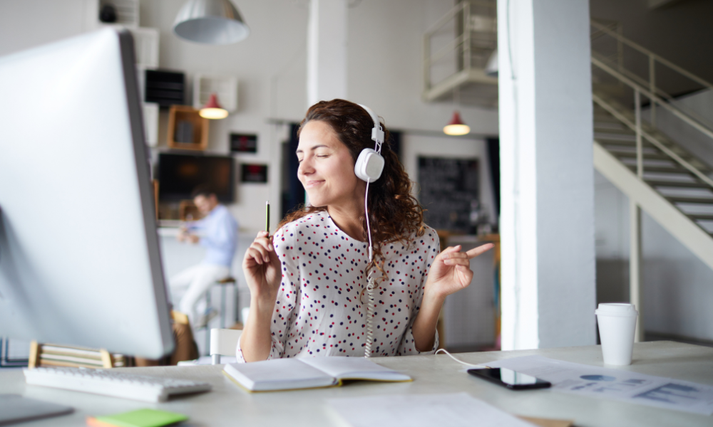 Can music keep you tuned in at work?