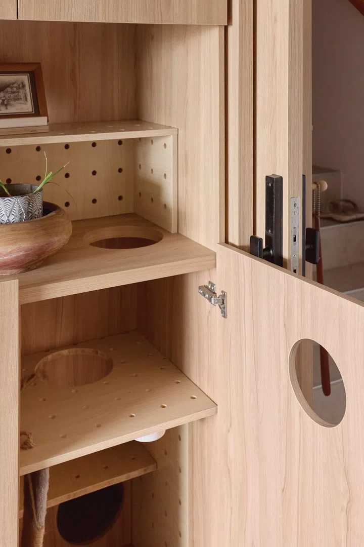 Custom built cat condo in architect interior designer Winston Lim (of Winstudio)’s 3-room HDB in Pasir Ris.