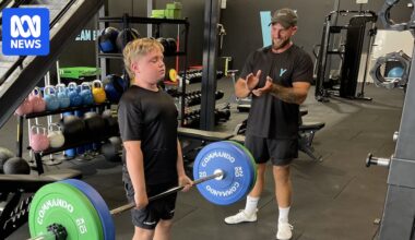 Nine-year-old Jackson Mackay deadlifts into the record books