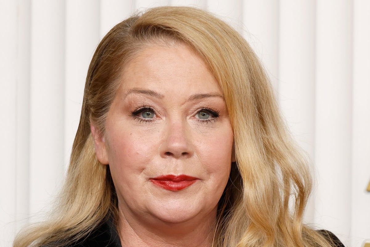 Christina Applegate says she spends most of her day in bed amid MS diagnosis due to chronic pain