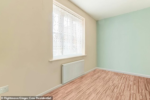 The listing goes on to say that 'original pictures of the rooms' are used. It does not specify whether their lighting or colour has been enhanced