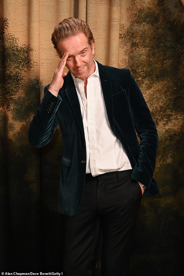 Damian Lewis saluted in snaps