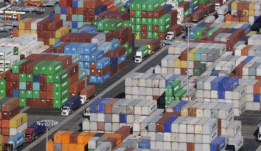 Fourth-quarter U.S. GDP up just 1.4%, badly missing estimate; inflation firms at 3%