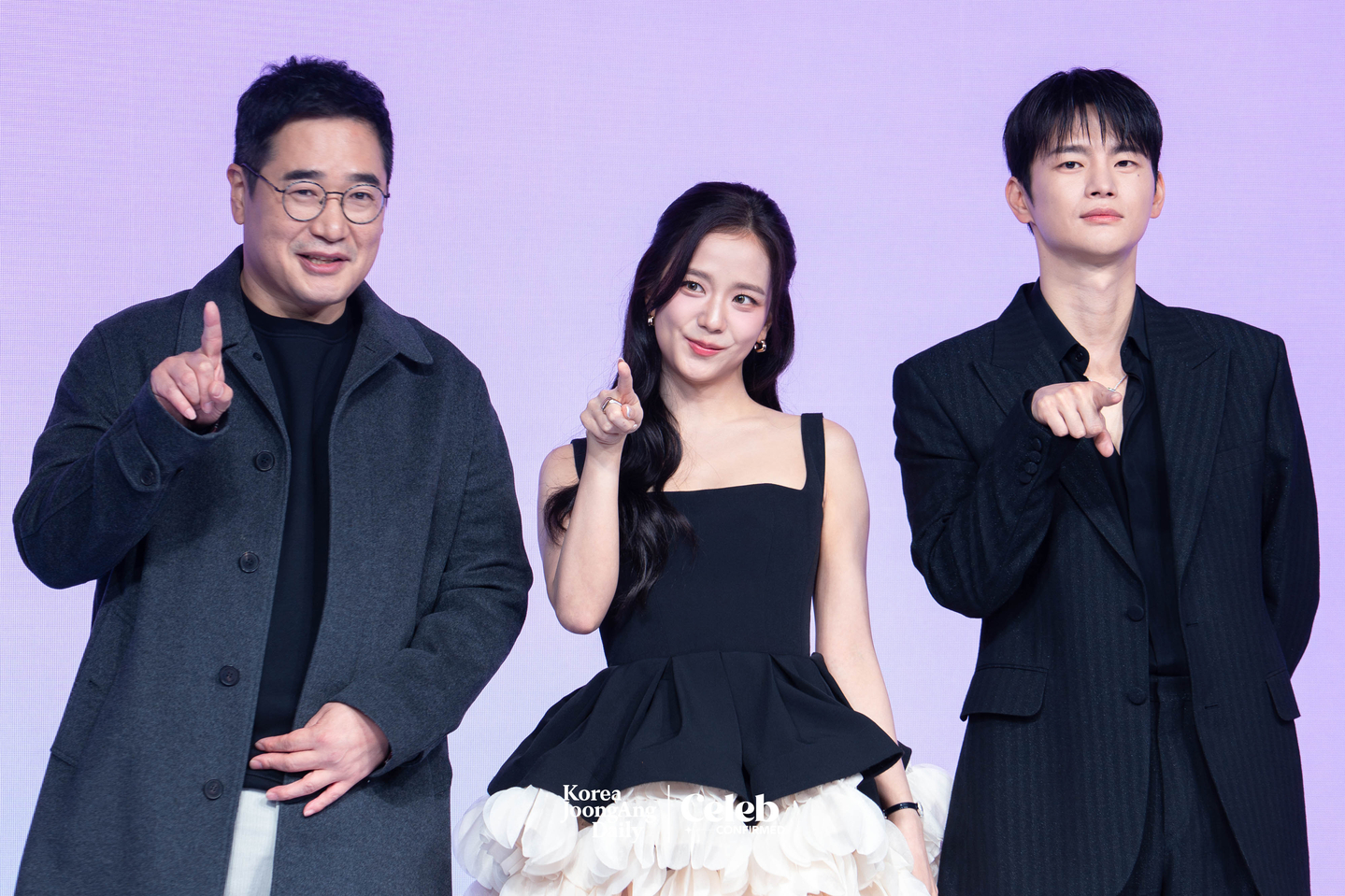 The cast of the Netflix original series “Boyfriend on Demand” poses for a photo during a press conference at the JW Marriott Dongdaemun Square Seoul in central Seoul on Feb. 26. [DANIELA GONZALEZ PEREZ]